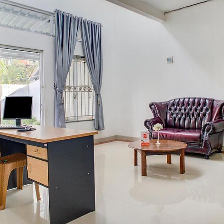 Oyo 3690 Wisma Yani Syariah 巴东 外观 照片