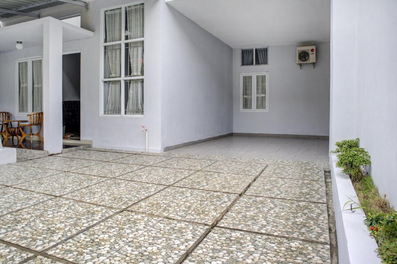 Oyo 3690 Wisma Yani Syariah 巴东 外观 照片