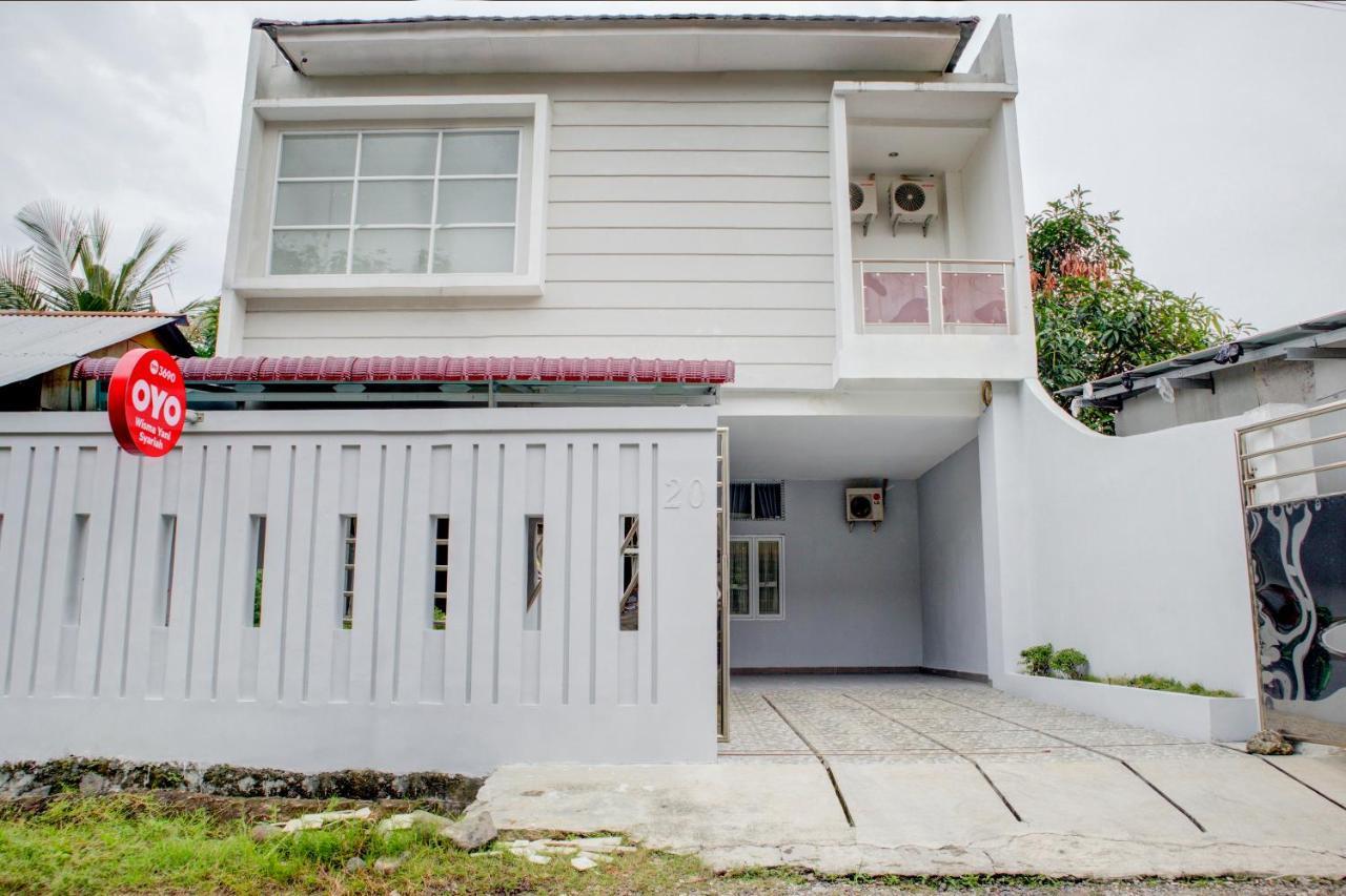 Oyo 3690 Wisma Yani Syariah 巴东 外观 照片