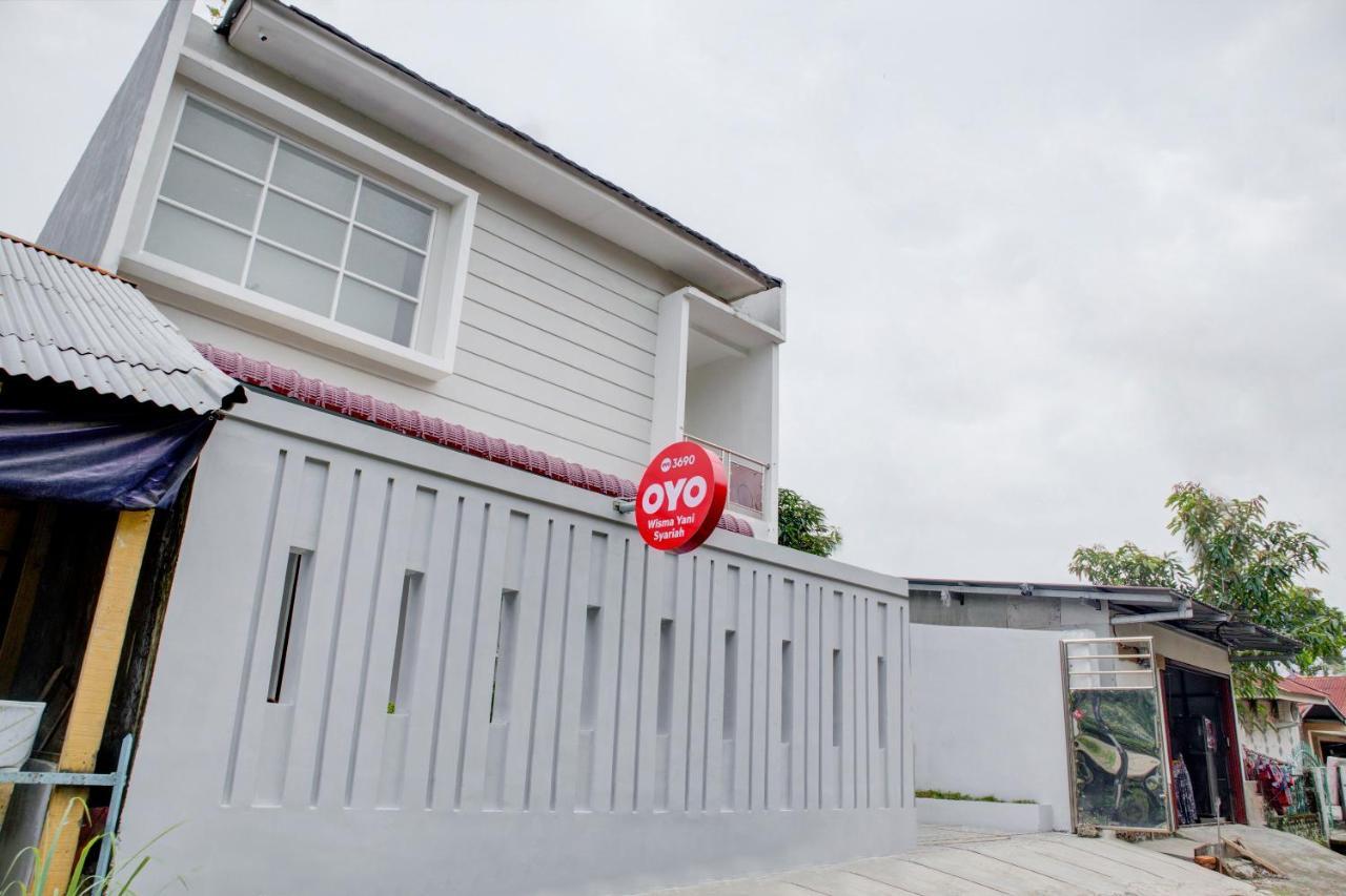 Oyo 3690 Wisma Yani Syariah 巴东 外观 照片
