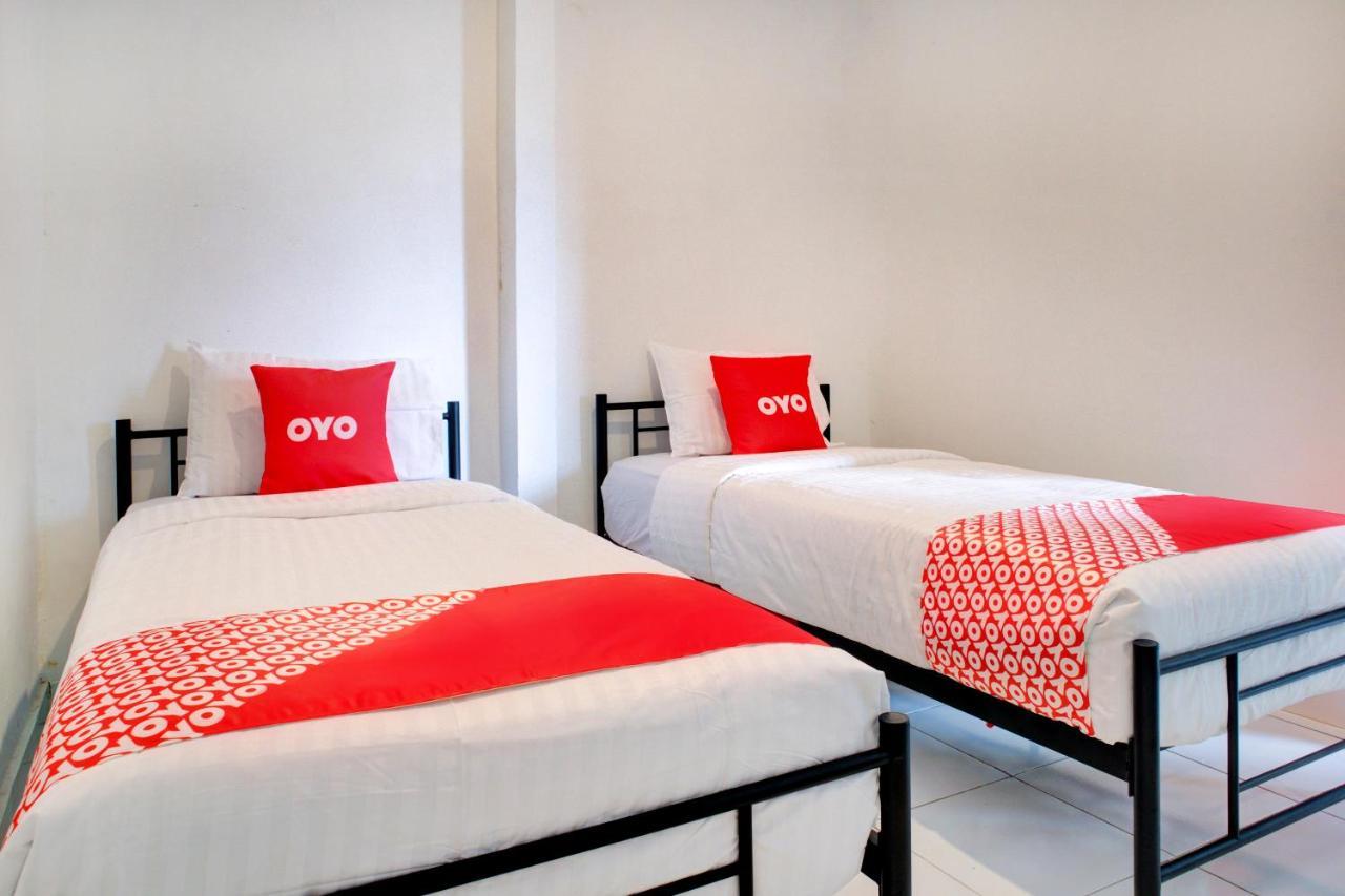 Oyo 3690 Wisma Yani Syariah 巴东 外观 照片