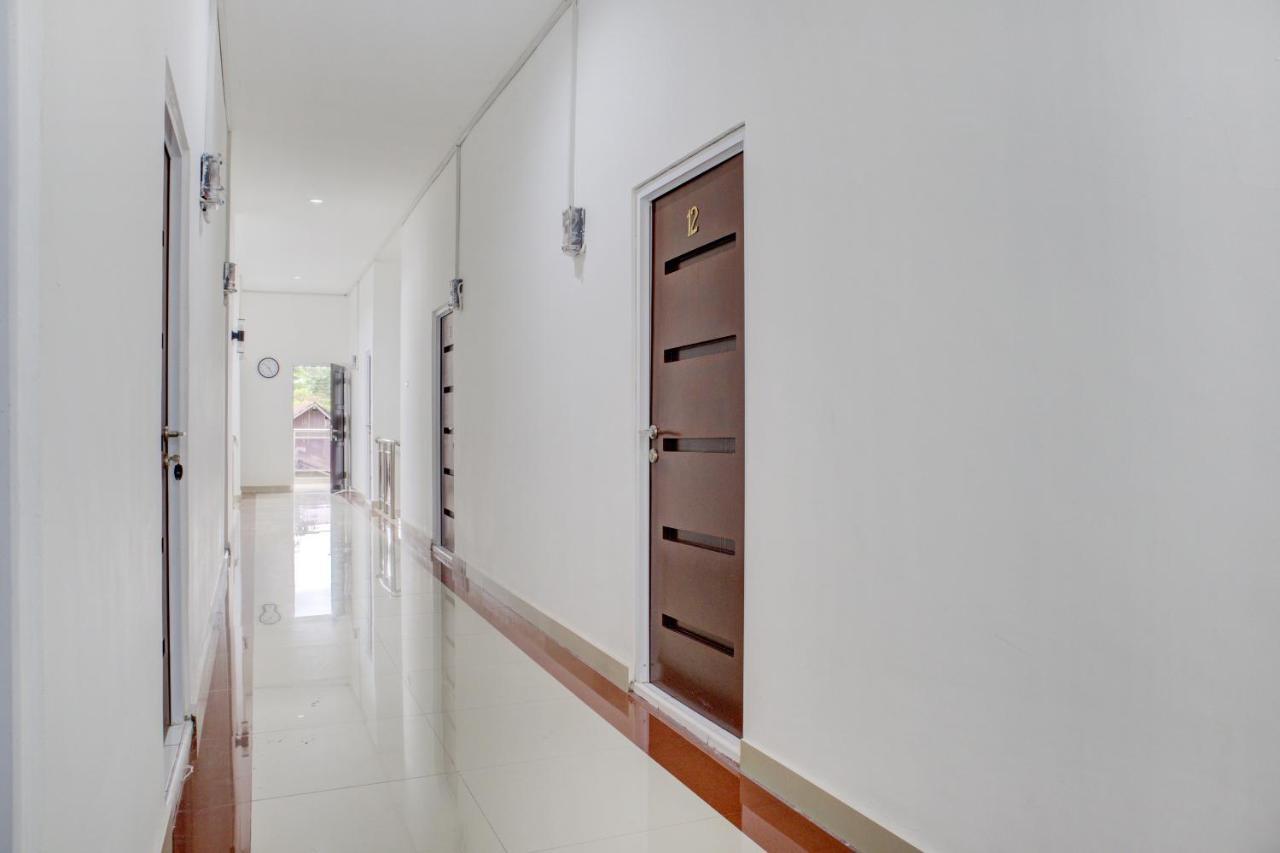 Oyo 3690 Wisma Yani Syariah 巴东 外观 照片